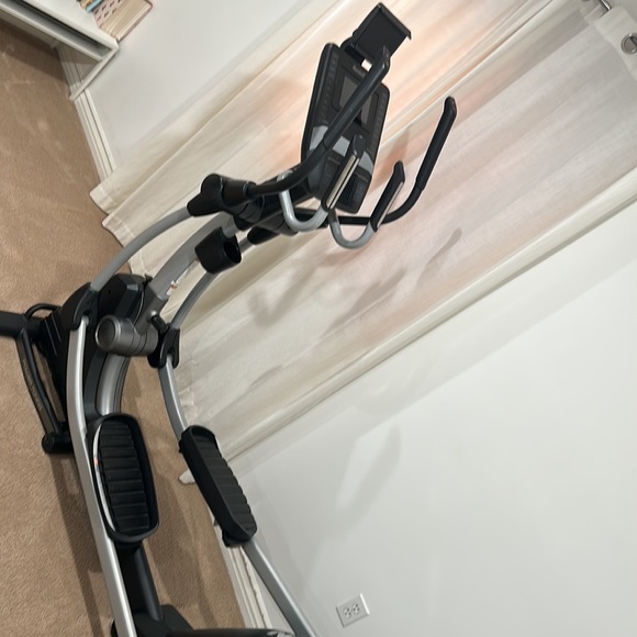 nordictrack se9i elliptical - Picture 3 of 6